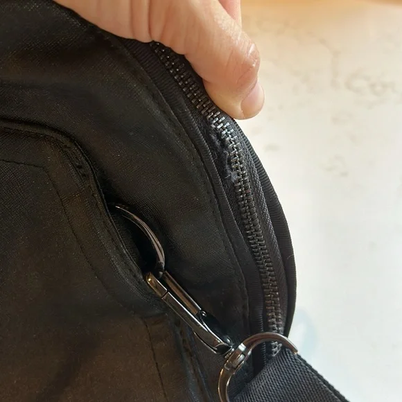 Lululemon bowling-style bag - Picture 3 of 6